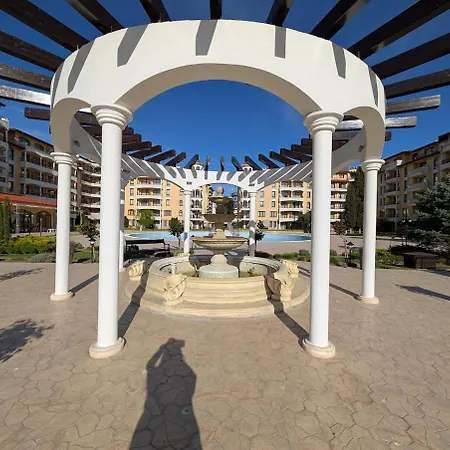 Royal Sun, Private Luxury 56 M, Pools, Mountain View Apartment