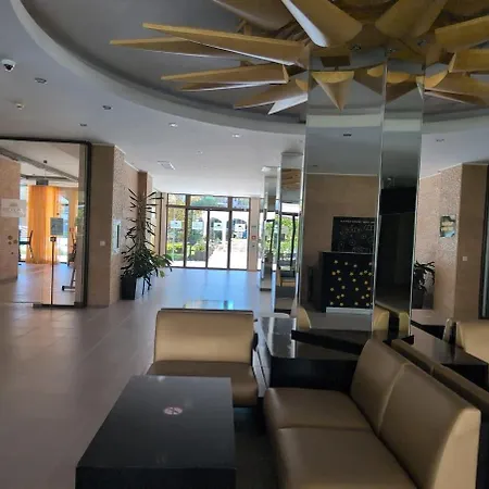Royal Sun, Private Luxury 56 M, Pools, Mountain View דירה