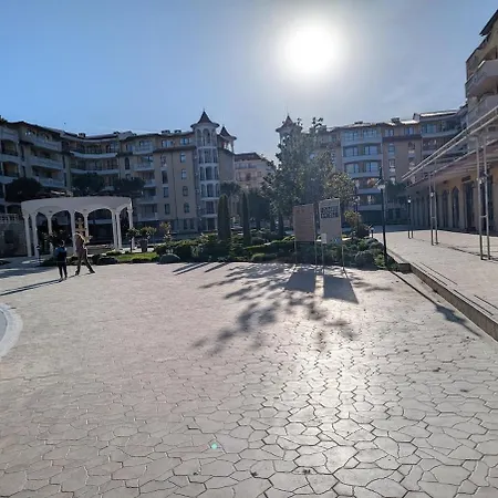 Apartment Royal Sun, Private Luxury 56 M, Pools, Mountain View